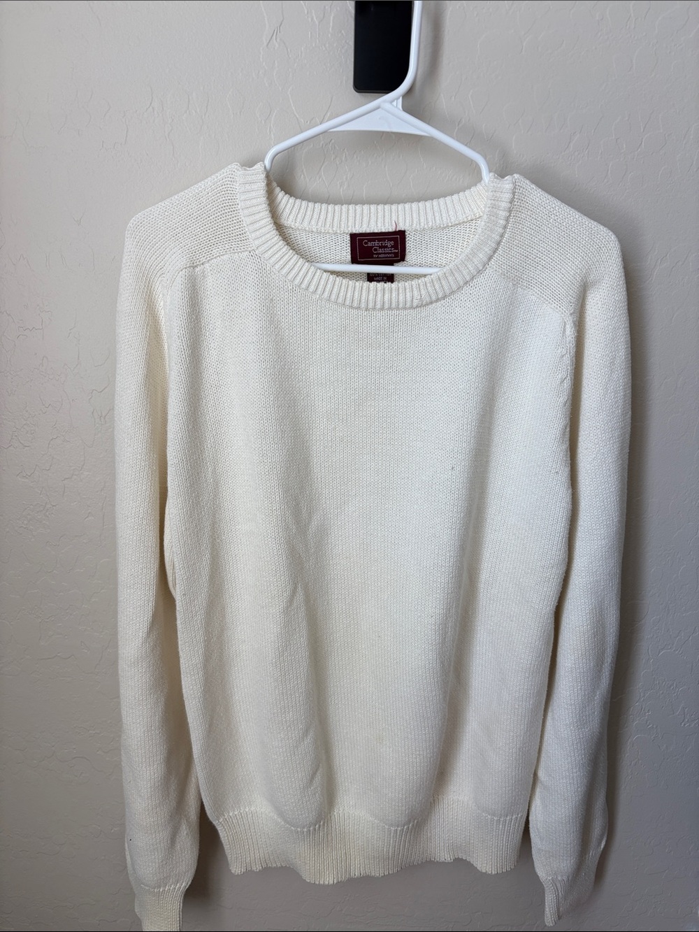 Vintage Cambridge Classics Men's Cream Crewneck Sweater